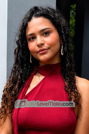 227693 - Laura Age: 19 - Colombia