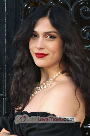 229074 - Emilia Age: 26 - Argentina